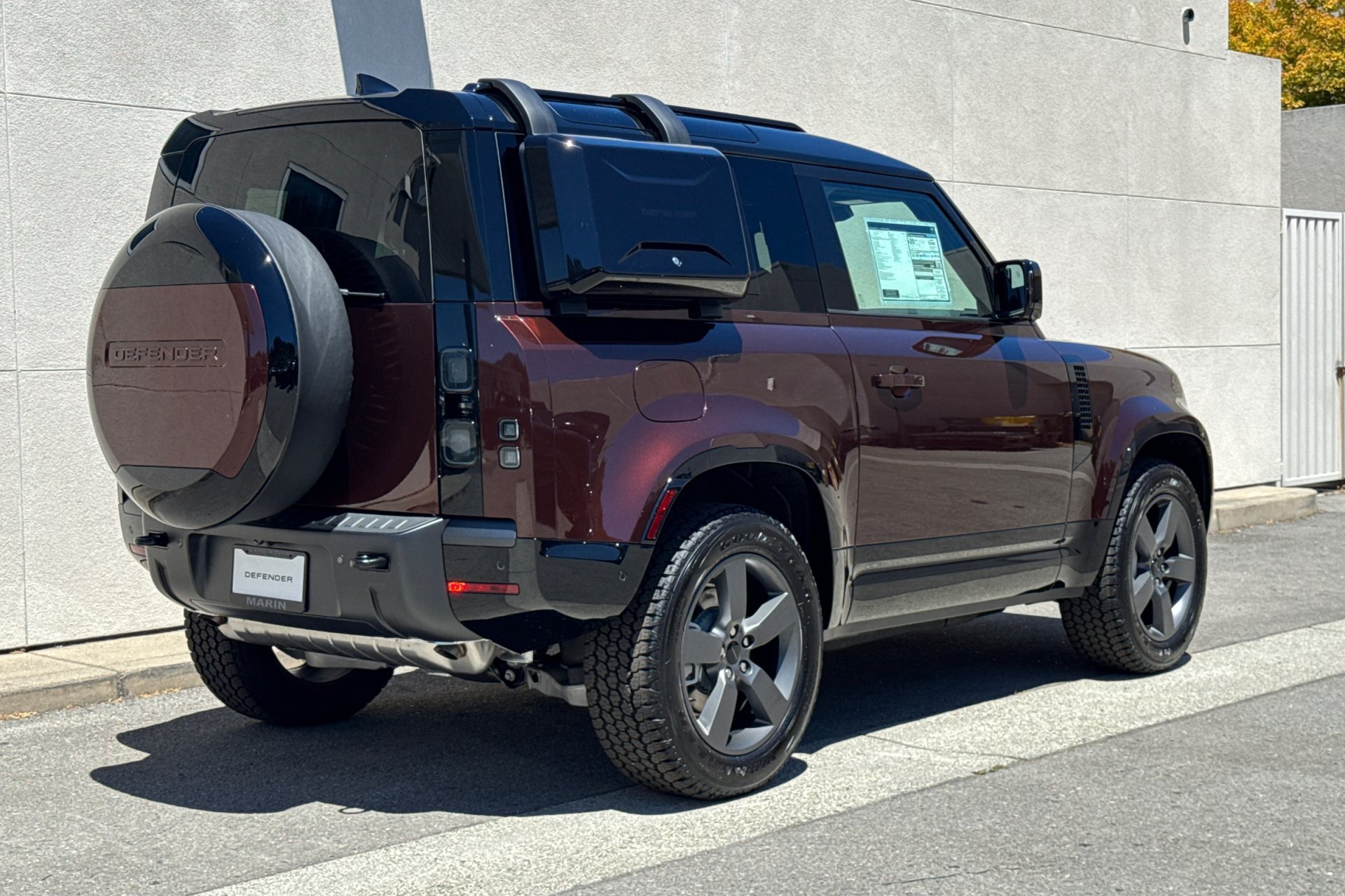 New 2026 Sedona Red Land Rover X-Dynamic SE image 2