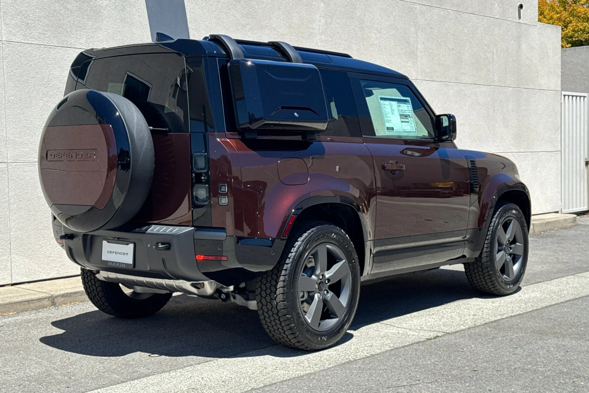 New 2026 Sedona Red Land Rover X-Dynamic SE image 2