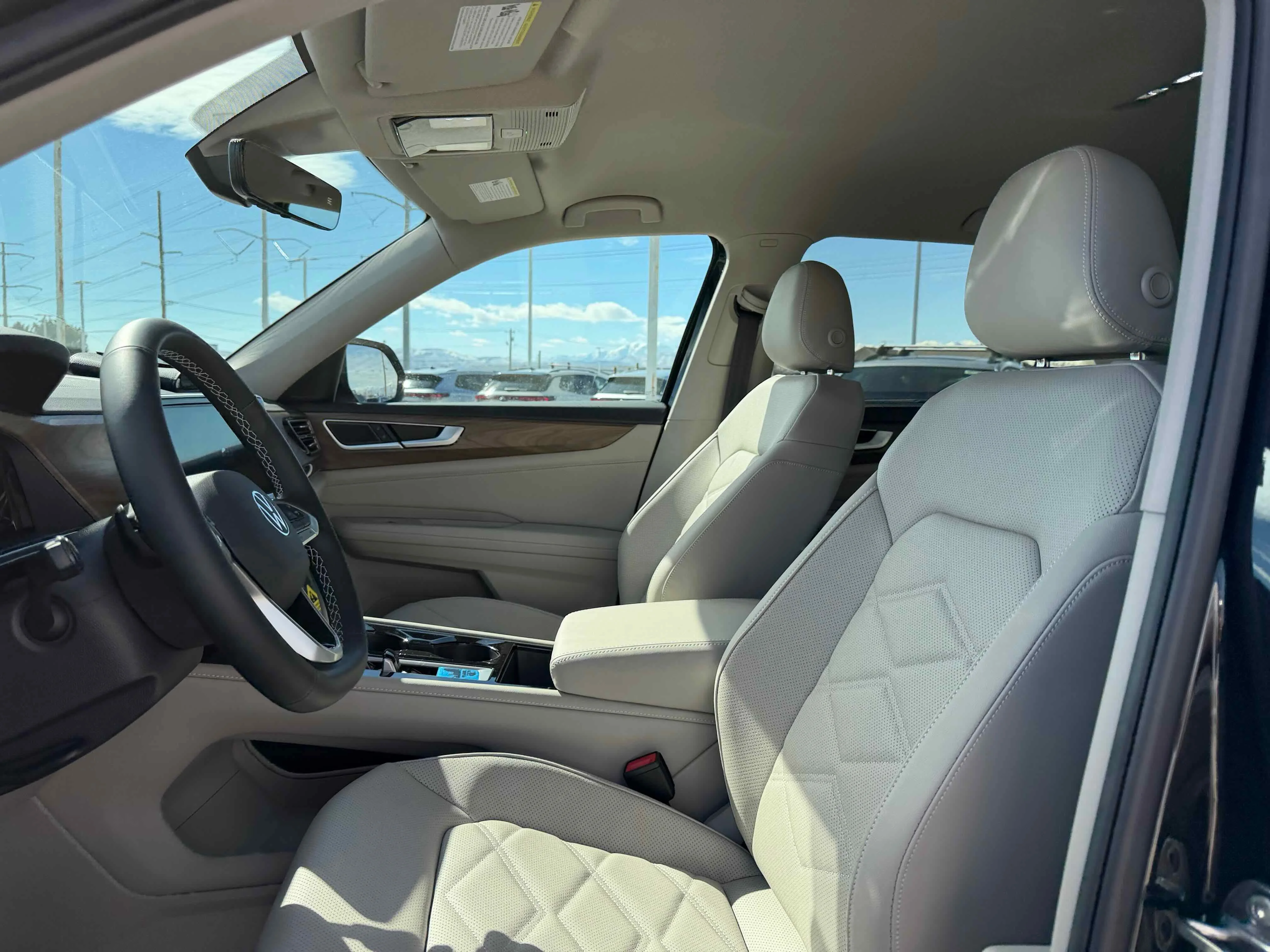 New 2026 Deep Black Volkswagen 2.0T SE w/Technology image 4