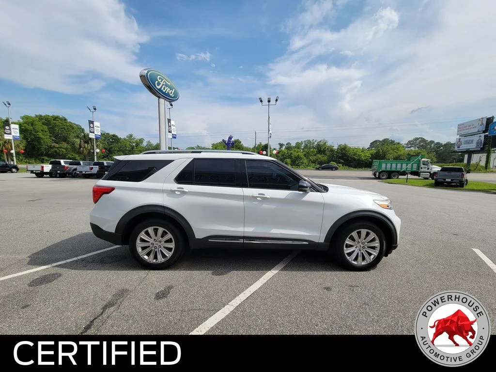 Used 2020 White Ford Limited image 7