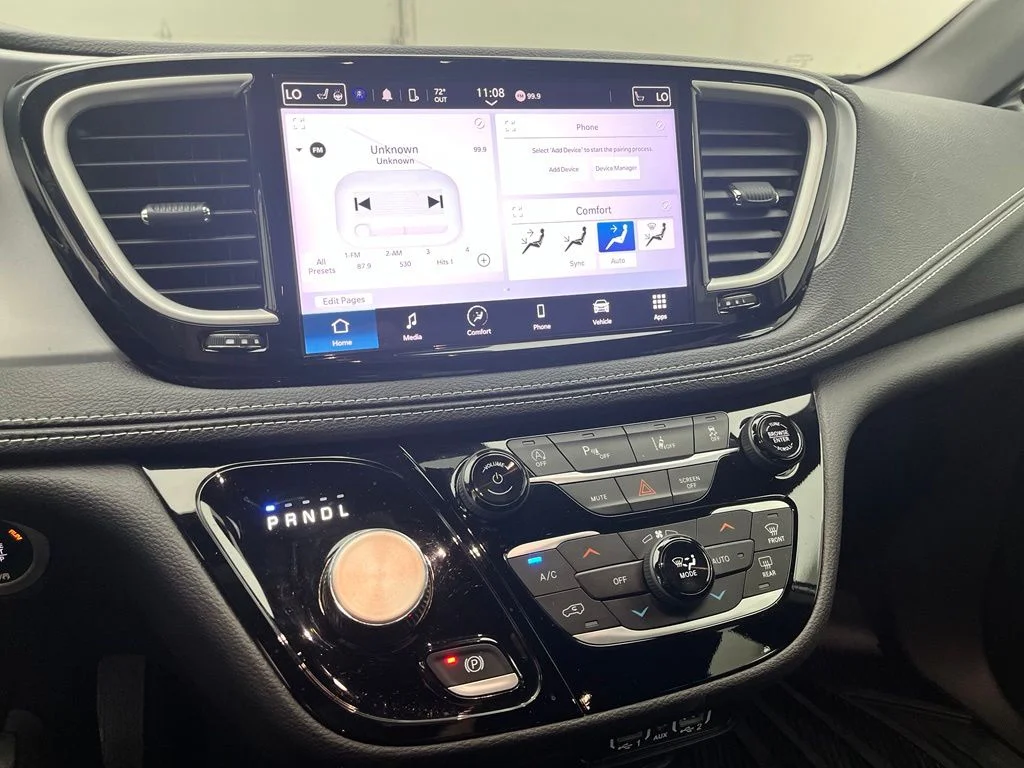 Used 2023 White Chrysler Touring image 25