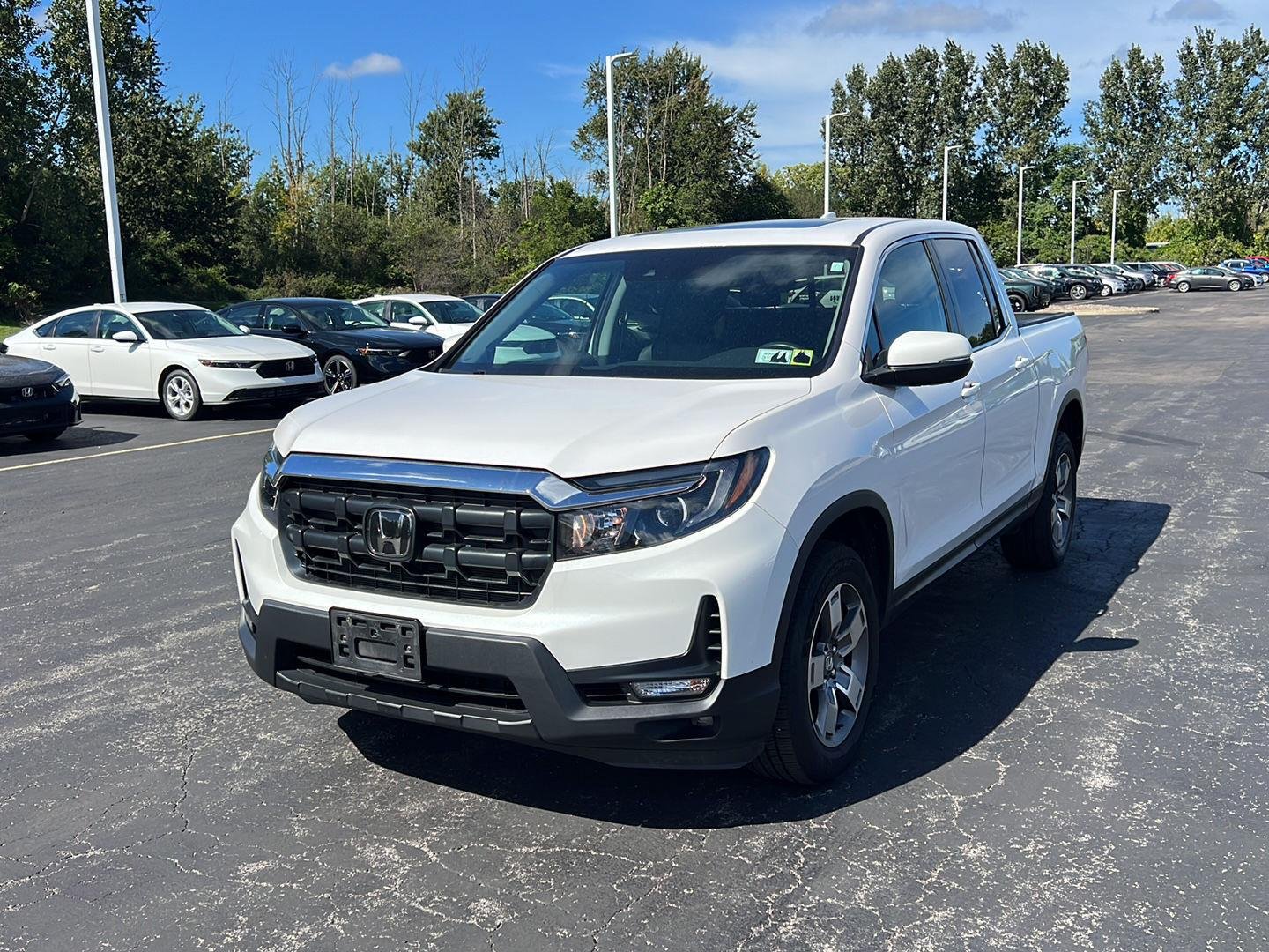 Used 2024 Platinum White Pearl Honda RTL image 20
