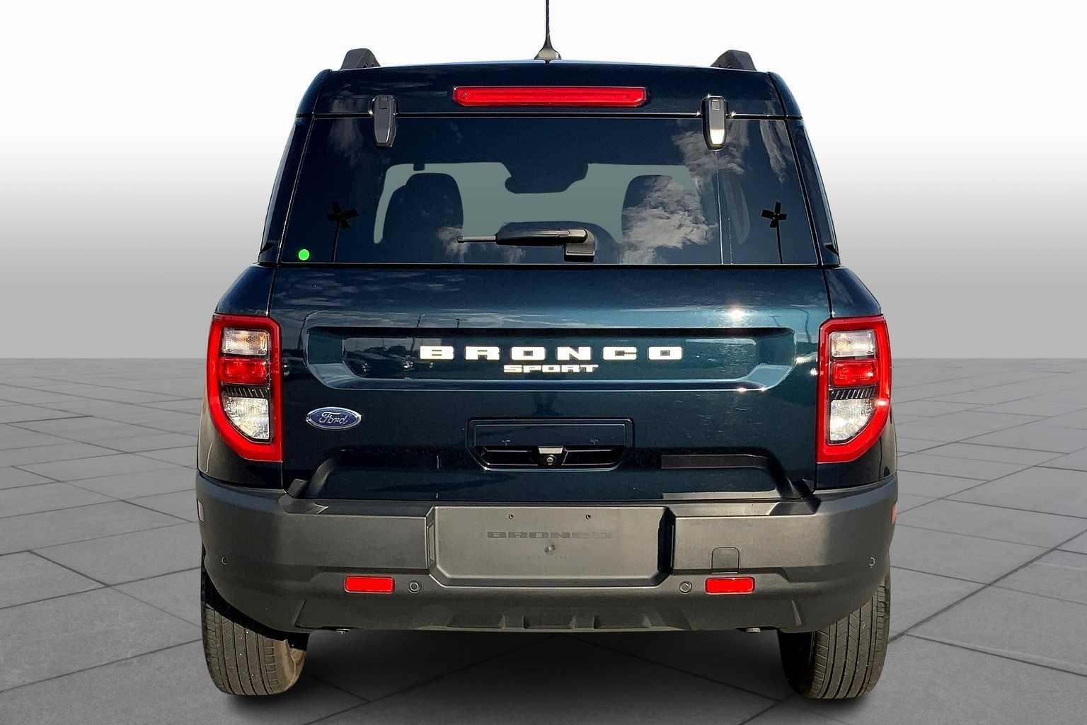 Certified Used 2022 Alto Blue Metallic Tinted Clearcoat Ford Outer Banks image 6