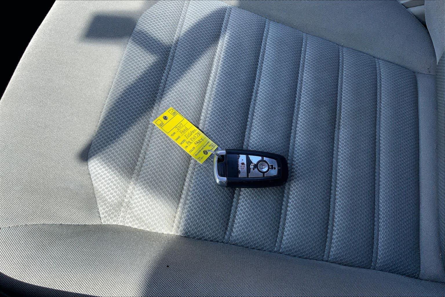 Used 2017 Magnetic Ford SE image 15