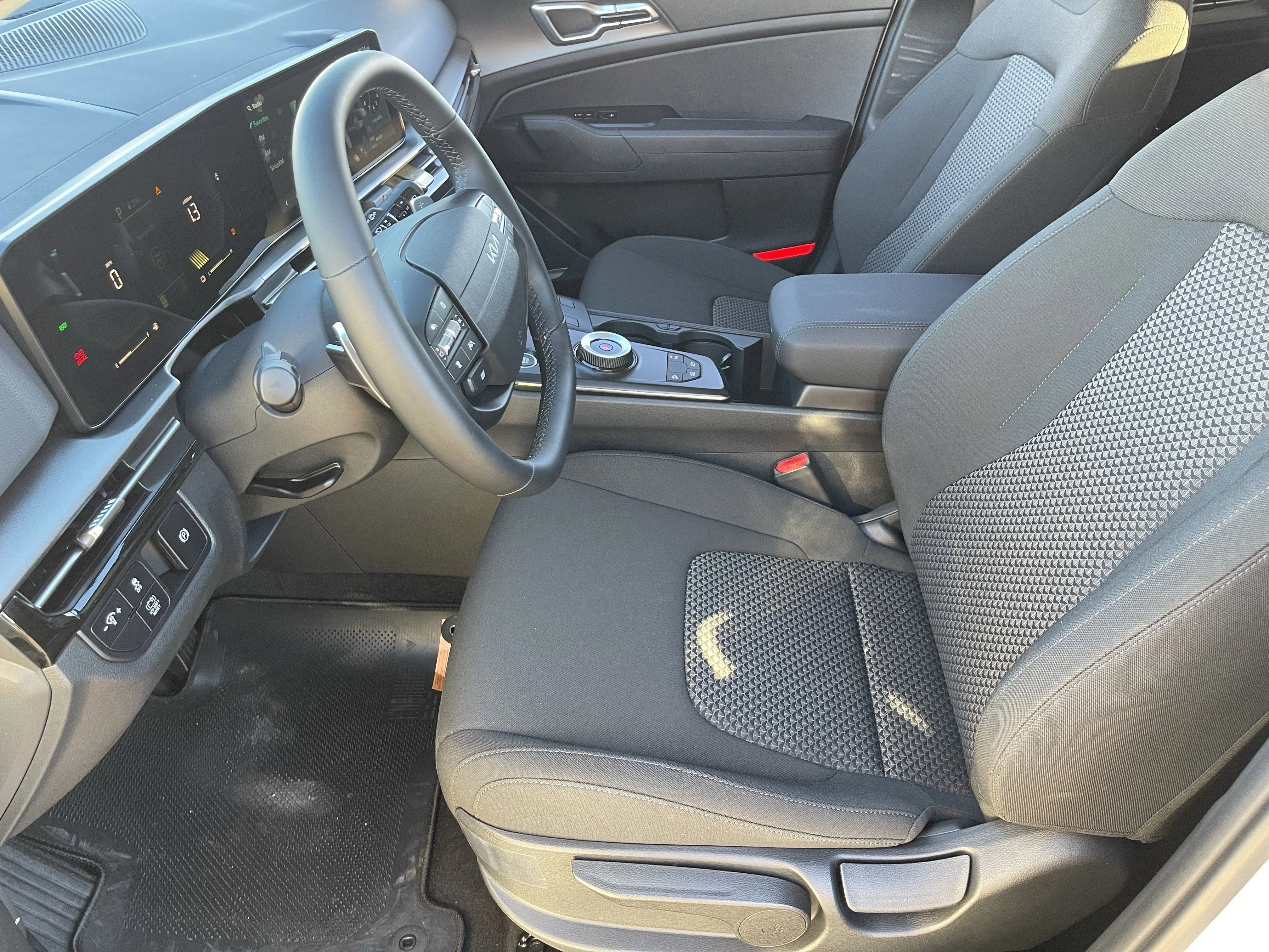 2026 Kia Sportage LX Hybrid - Photo 17