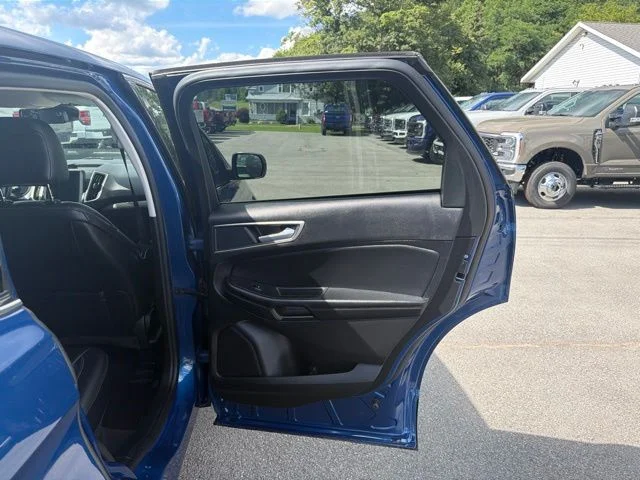 Used 2024 Atlas Blue Metallic Ford SEL image 35
