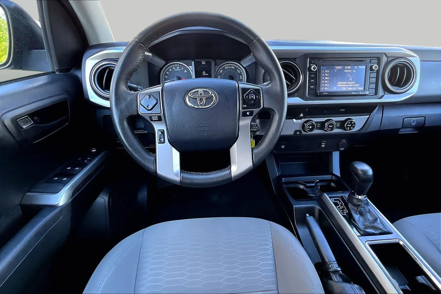 Pre-Owned 2017 Toyota Tacoma SR5