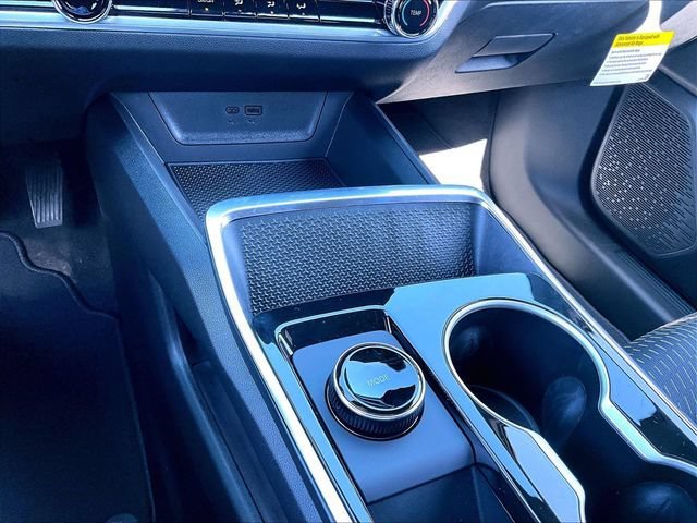 2027 Chevrolet Equinox LT - Photo 23