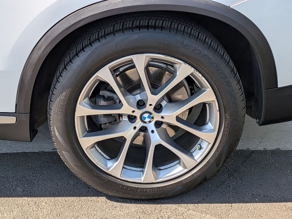 Used 2019 White BMW xDrive40i image 33