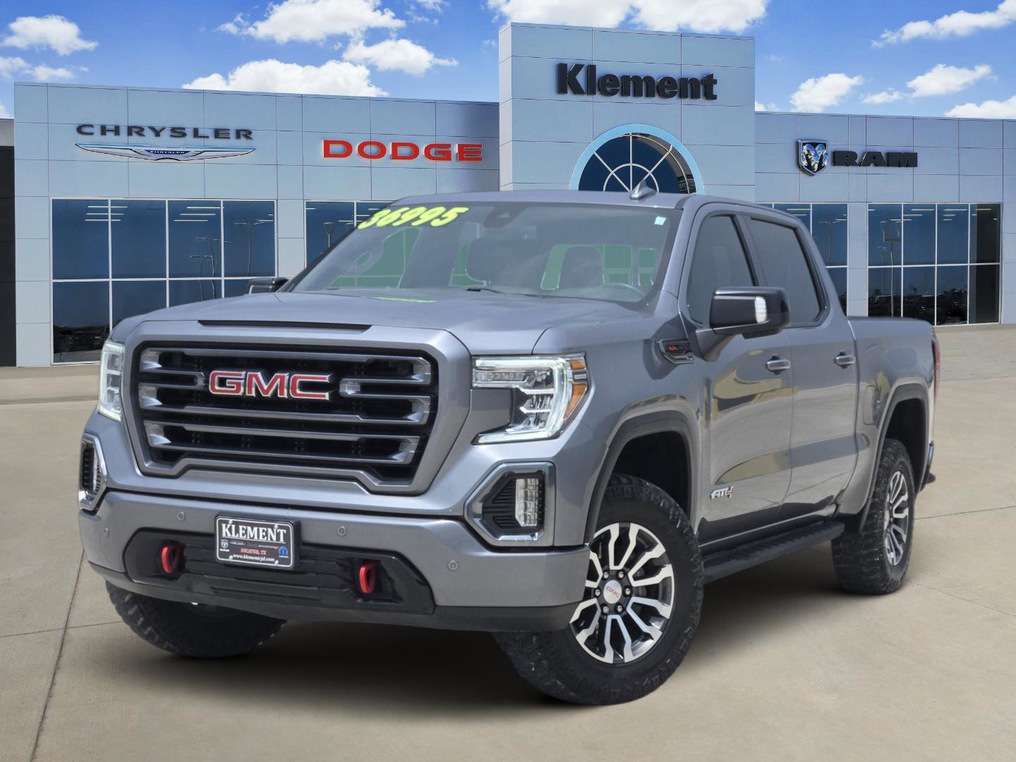 2022 GMC Sierra 4WD Crew Cab Short Box AT4's photo