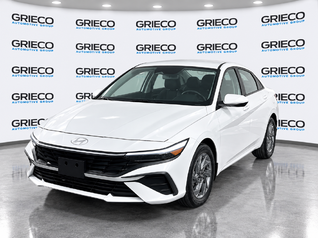Used 2024 White Hyundai SEL image 3