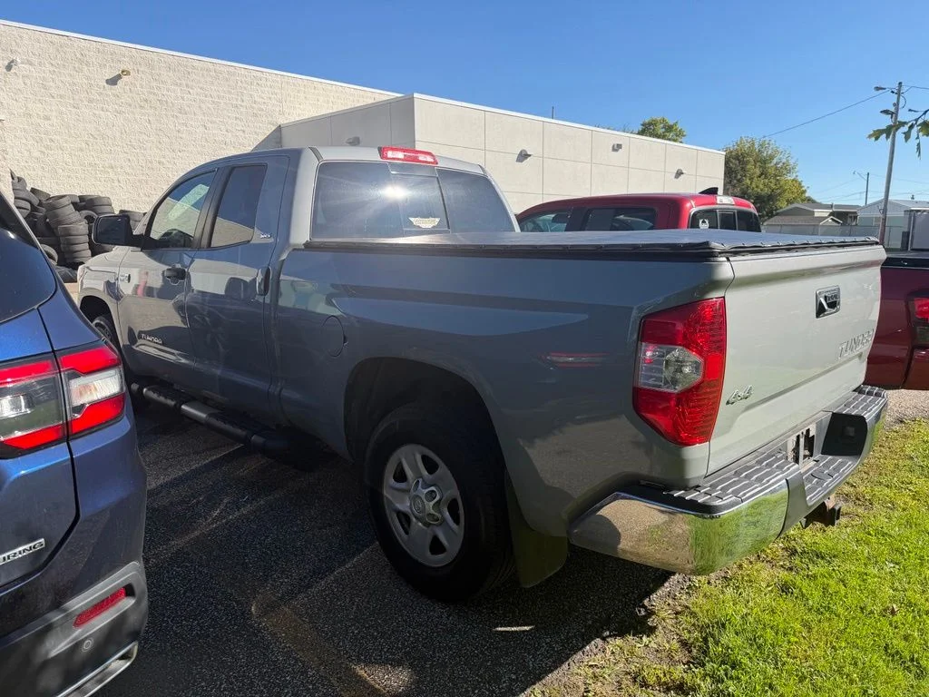 Used 2019 Gray Toyota SR5 image 6