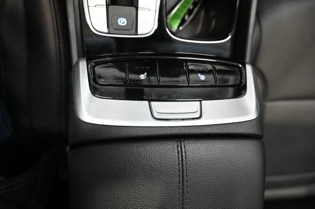 Used 2023 White Hyundai SEL image 19