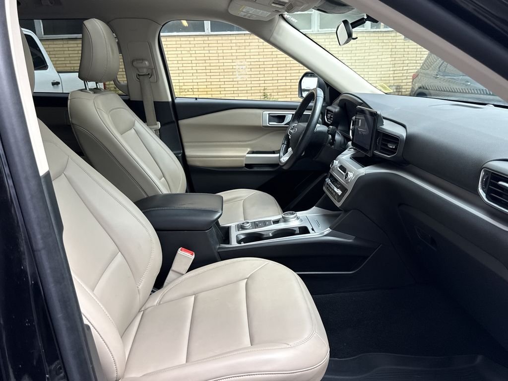 Used 2023 Black Ford XLT image 29
