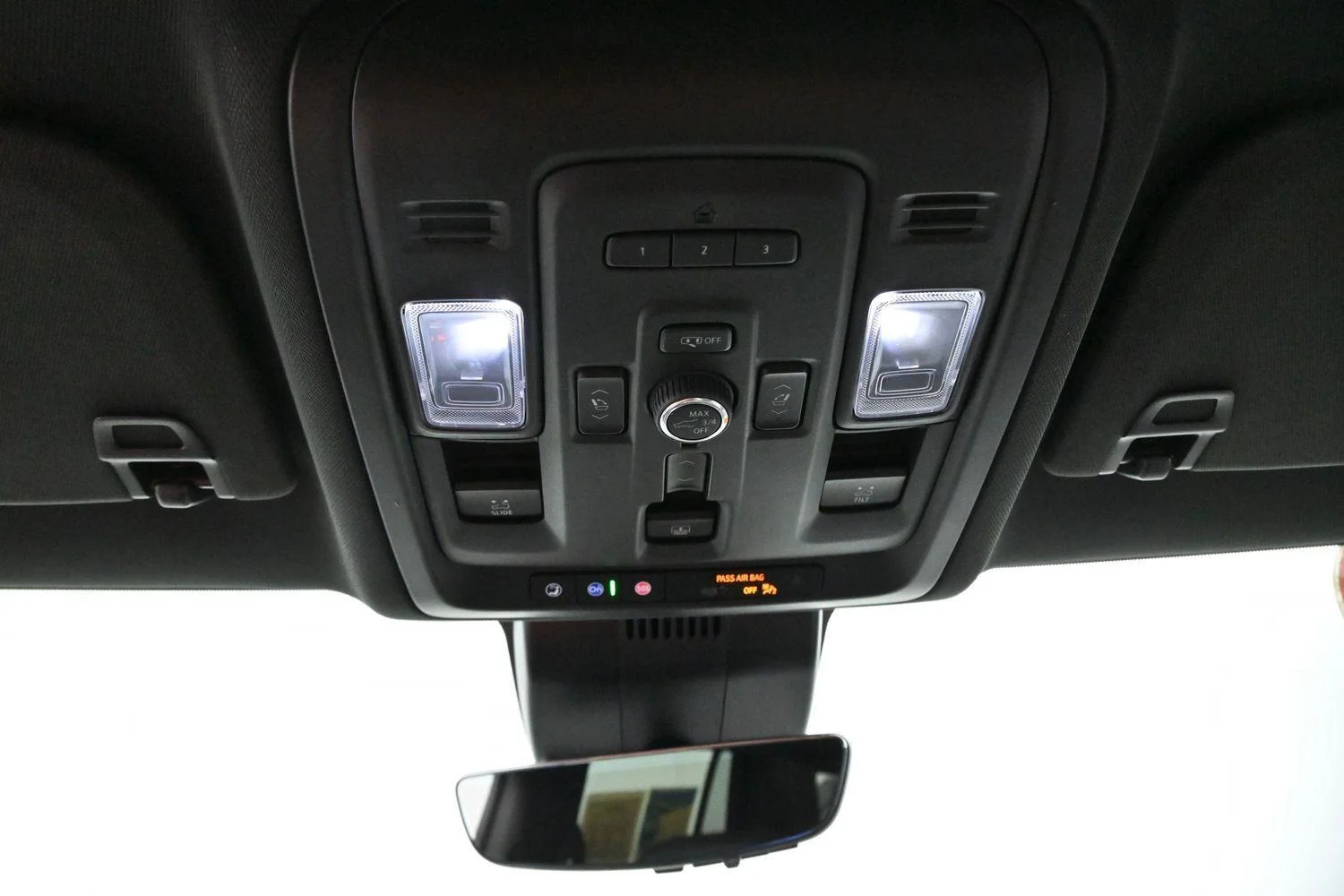 Used 2024 Summit White Chevrolet High Country image 30