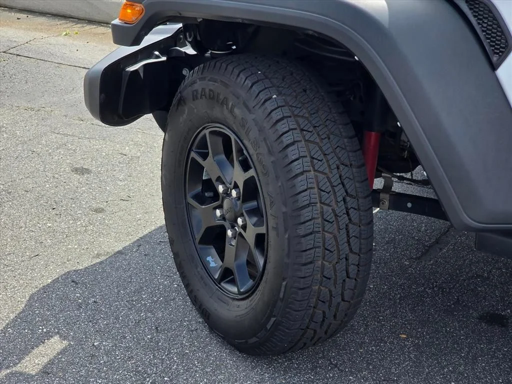 Used 2021 White Jeep Unlimited Willys image 27