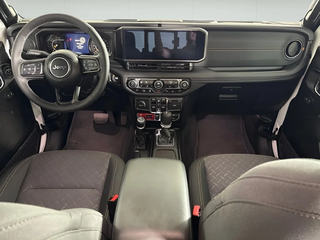 Used 2025 White Jeep Mojave 4x4 image 17