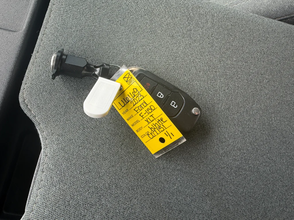 Used 2023 Oxford White Ford XLT image 29