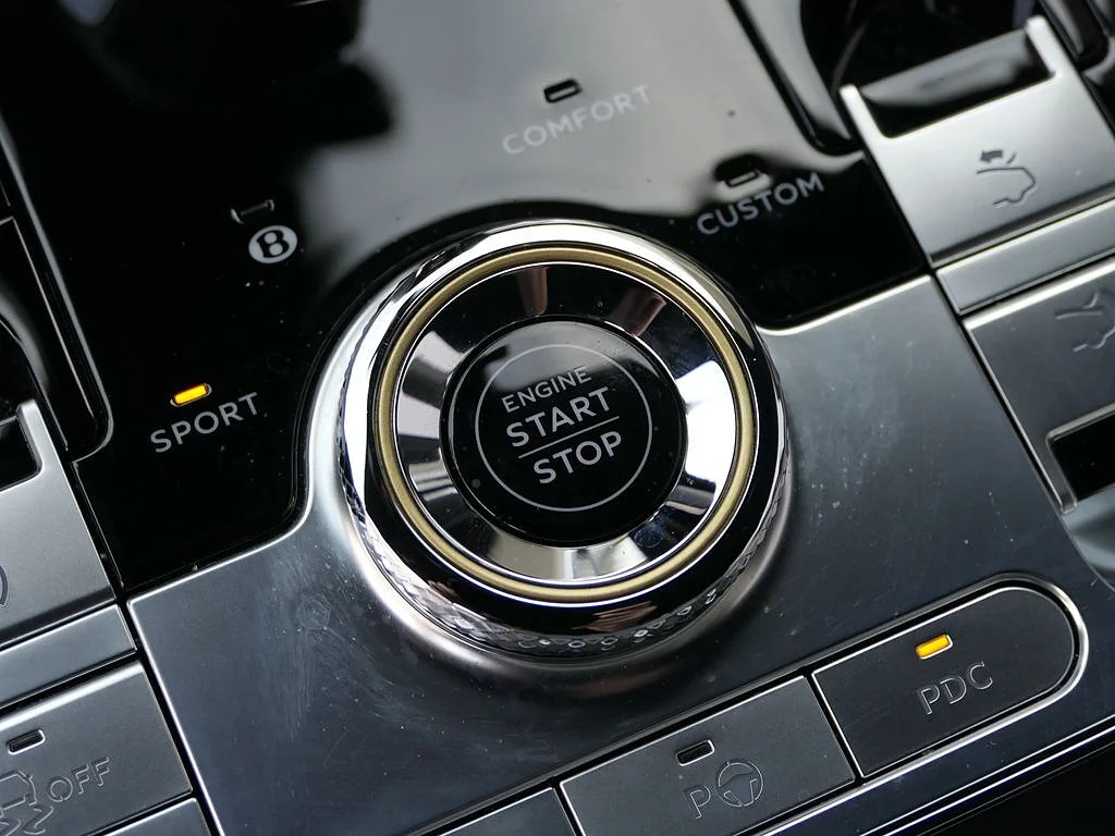 Used 2023 WHITE Bentley GT V8 image 21