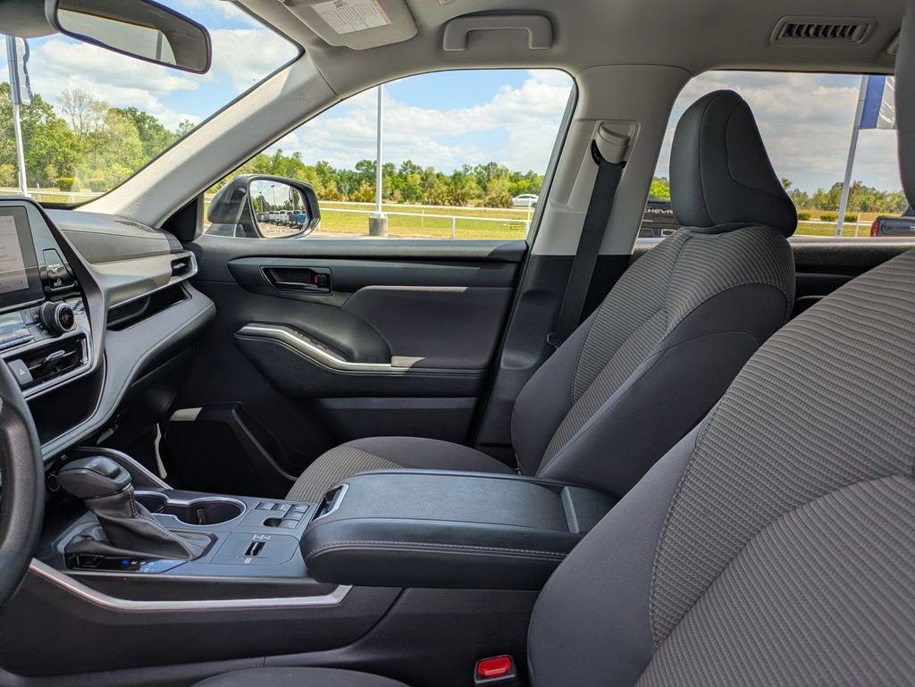 Used 2023 Gray Toyota L image 23