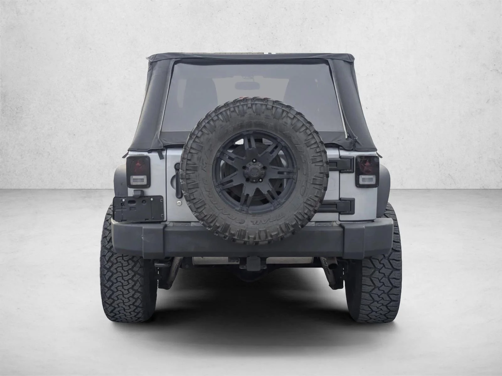 Used 2014 Billet Metallic Clearcoat Jeep Sport image 6