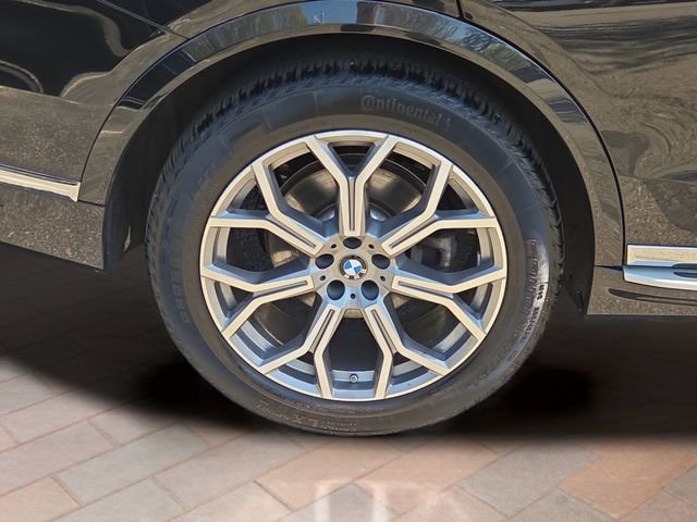 Used 2026 Black BMW xDrive40i image 4