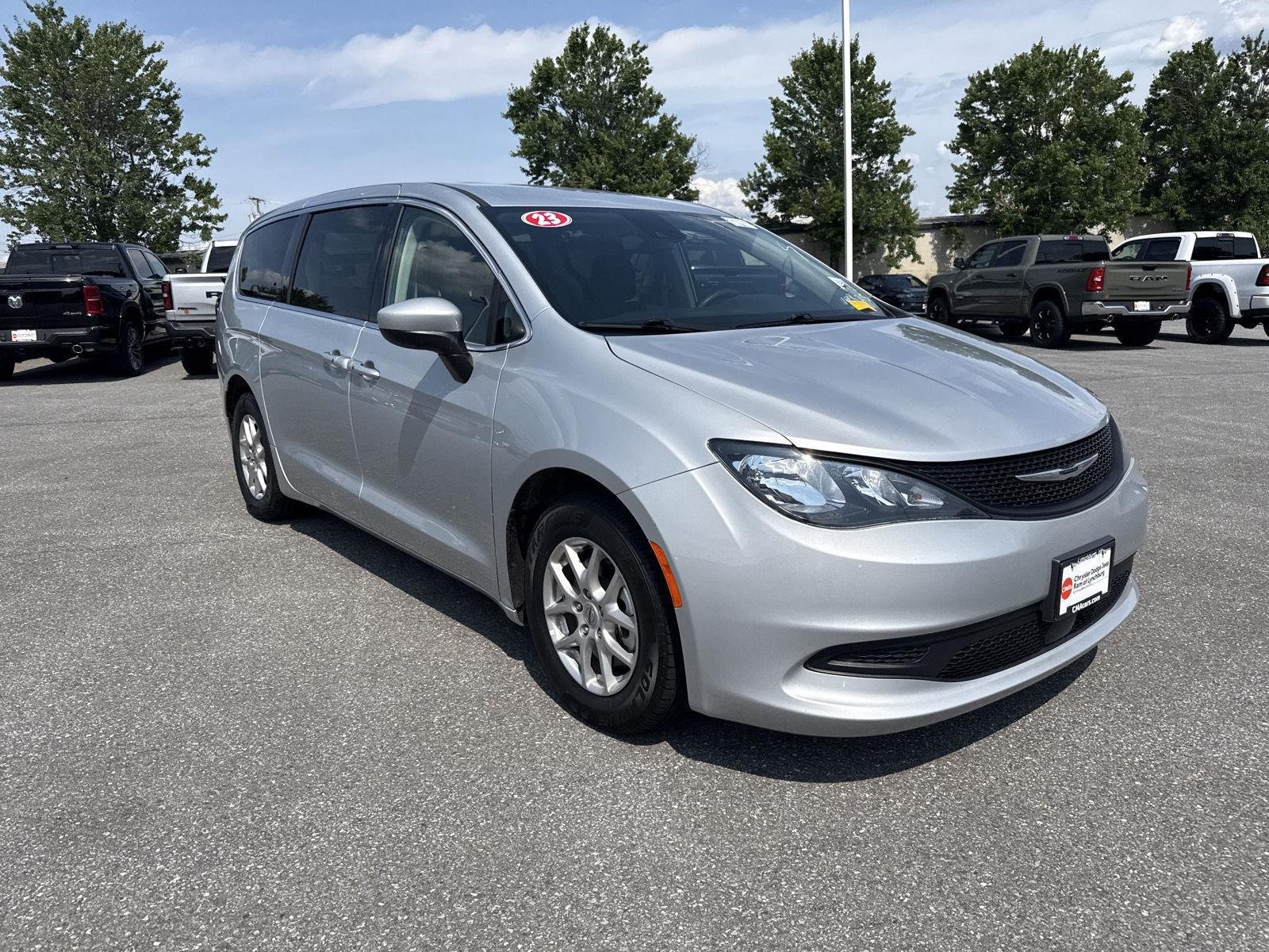 2023 Chrysler Voyager LX's photo