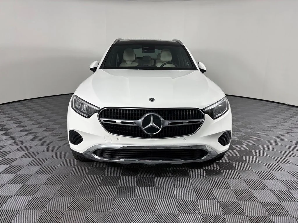 Certified Used 2025 White Mercedes-Benz GLC 300 image 2
