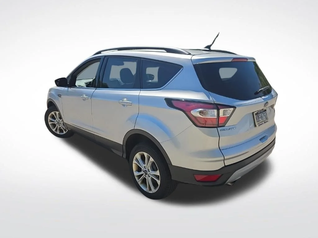 Used 2018 Ingot Silver Ford SE image 7