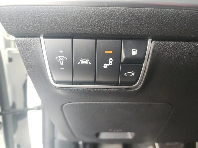 Used 2019 Snow White Pearl Kia GT2 image 13