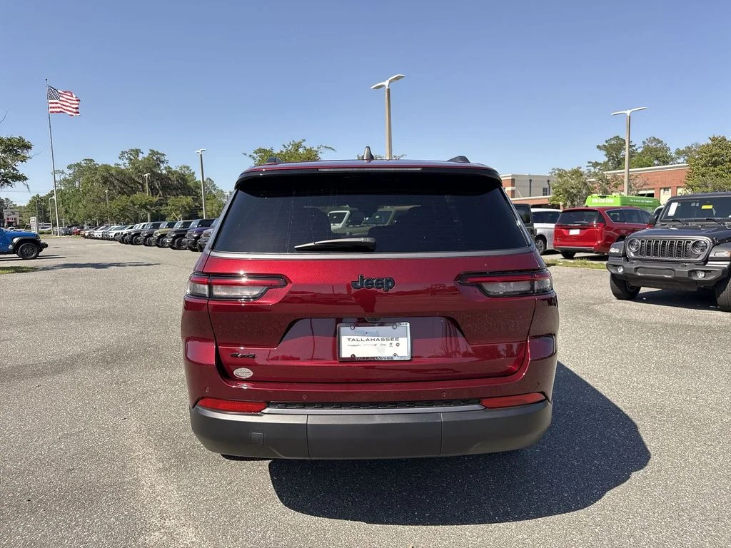 New 2026 Velvet Red Pearl-Coat Exterior Paint Jeep Limited image 2