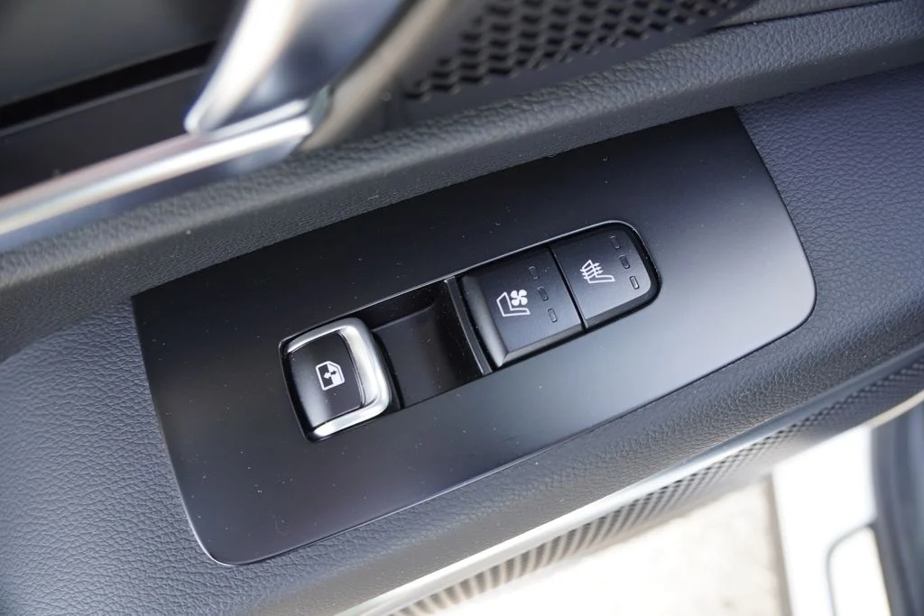 Used 2021 Glacial White Pearl Kia SX image 21