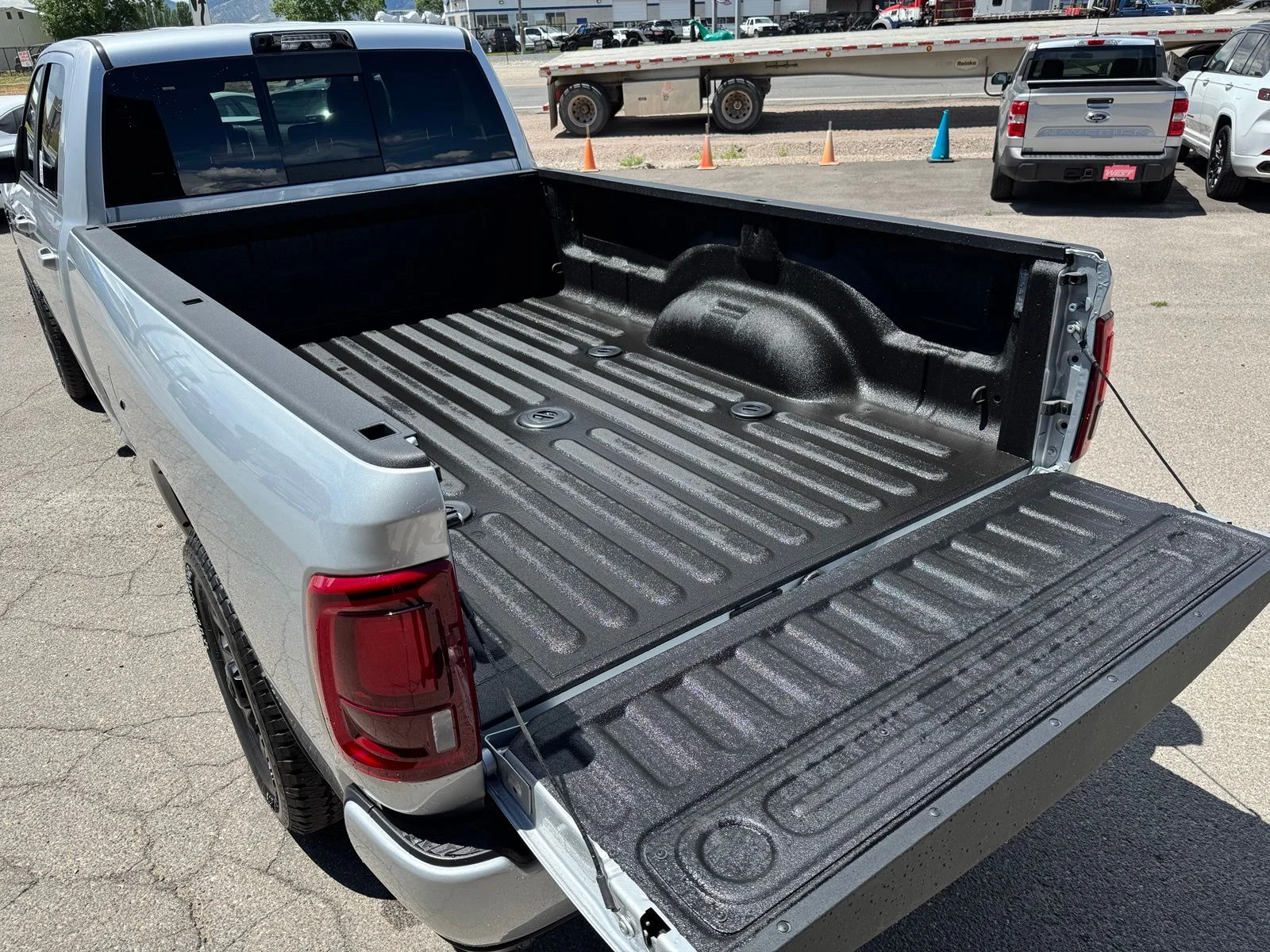 New 2026 Silver-Zynith Exterior Paint RAM Laramie image 10