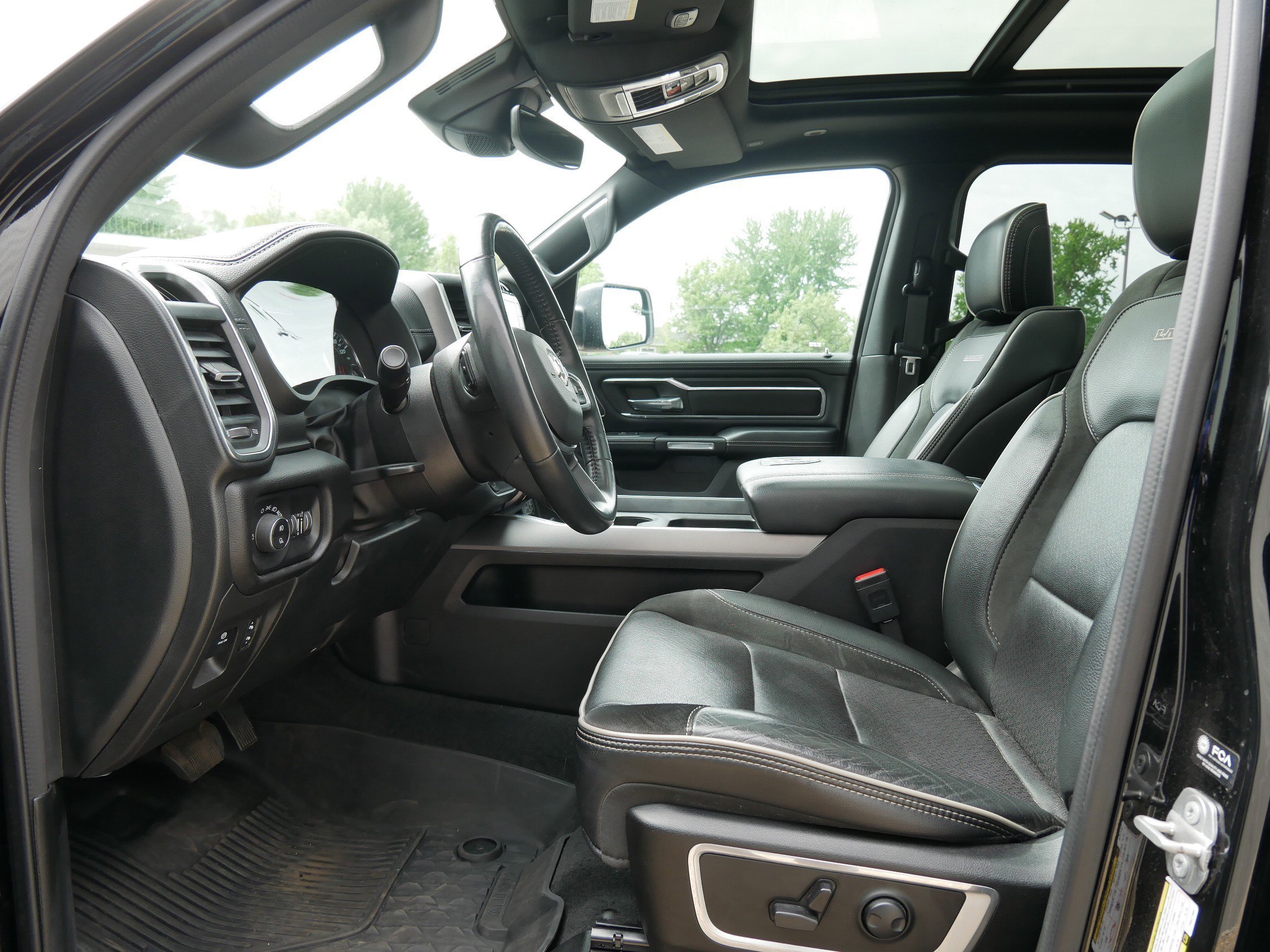 Certified Used 2023 Diamond Black Crystal Pearlcoat Ram Laramie image 10