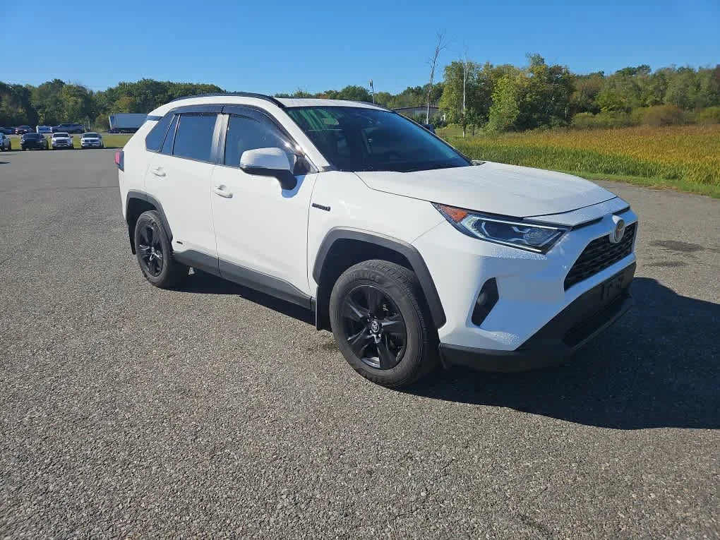 Used 2021 Super White Toyota Hybrid XLE image 3