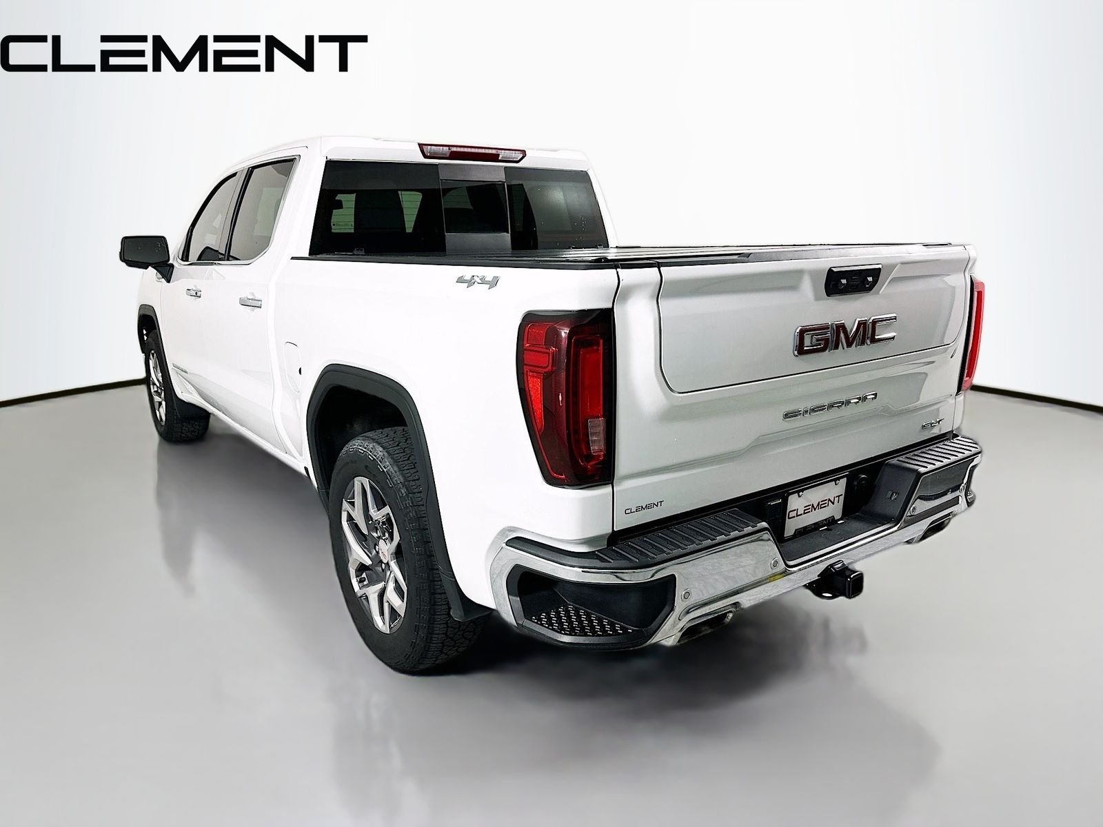 Used 2022 White GMC SLT image 10