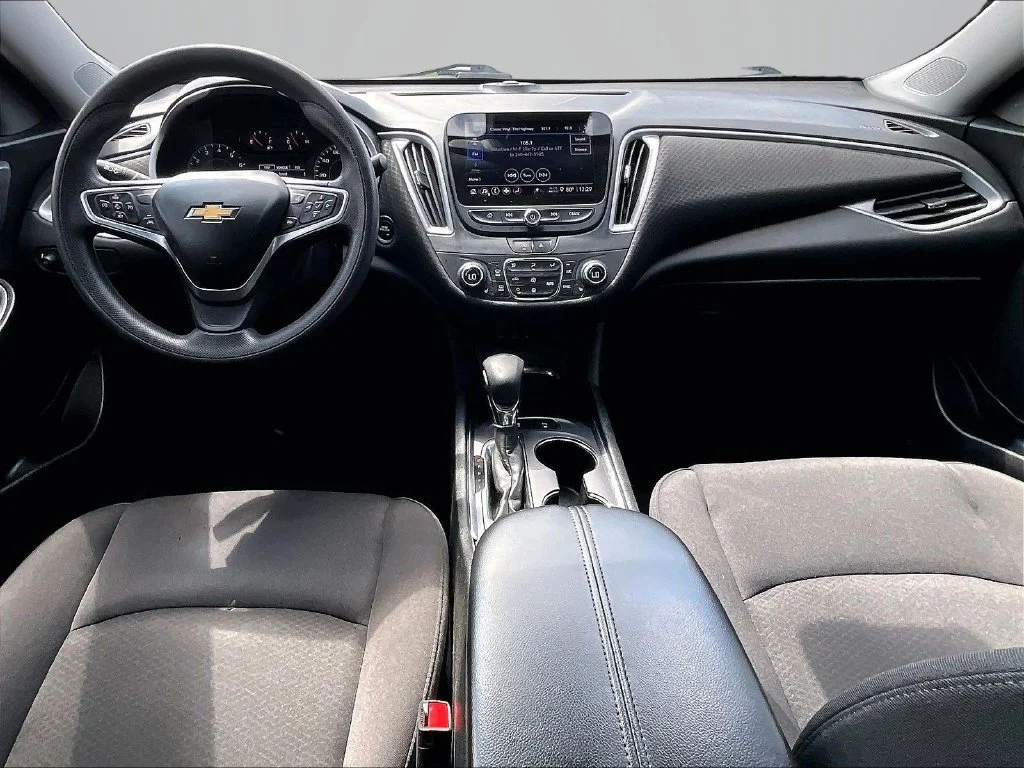 Used 2023 Gray Chevrolet LT image 17