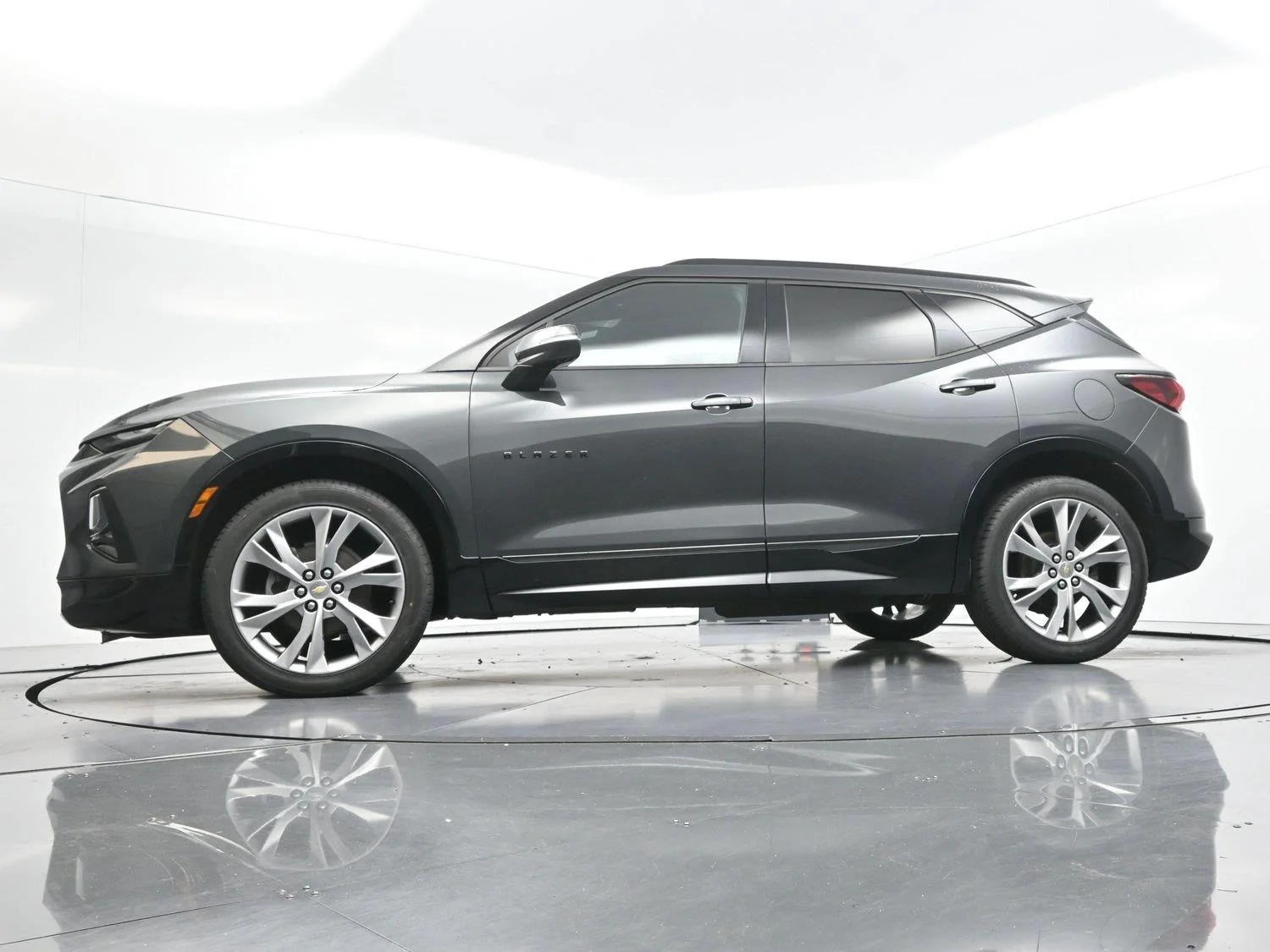 Used 2020 NIGHTFALL GRAY METALLIC Chevrolet RS image 45