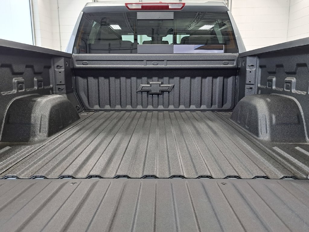 2026 Chevrolet Silverado 1500 RST Crew Cab Pickup Slide 12