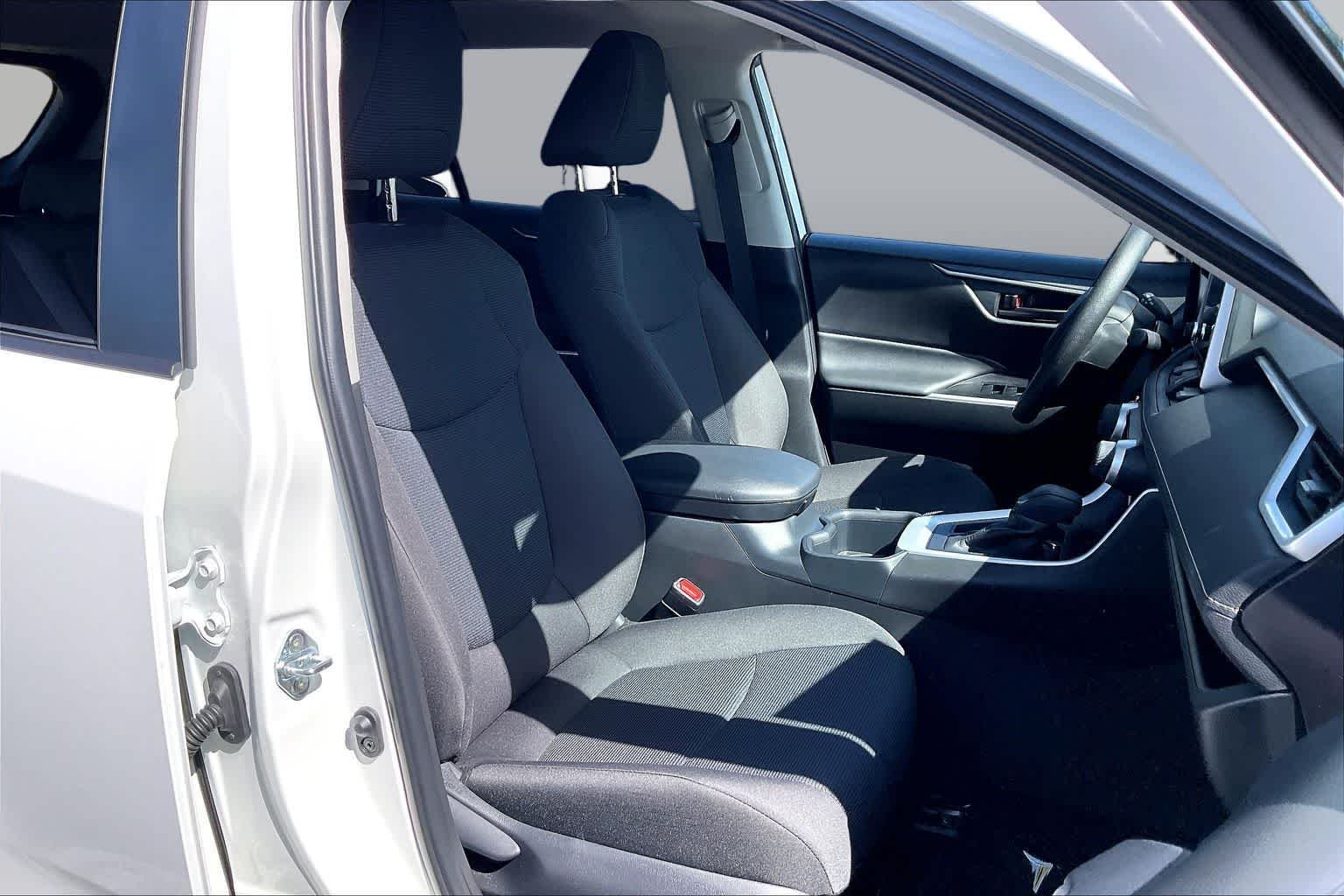 Used 2025 Ice Cap Toyota LE image 8