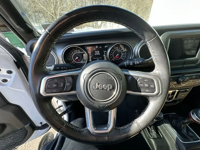 Used 2021 White Jeep Unlimited Sahara image 13