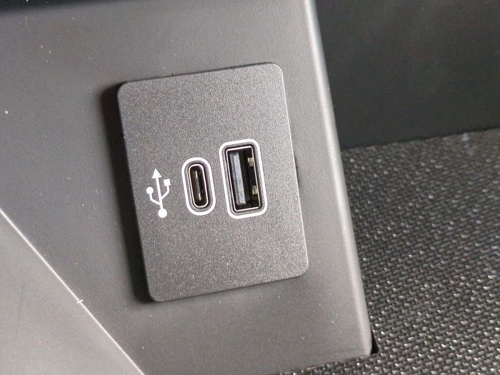 2025 Ford F-150 Lariat - Photo 23