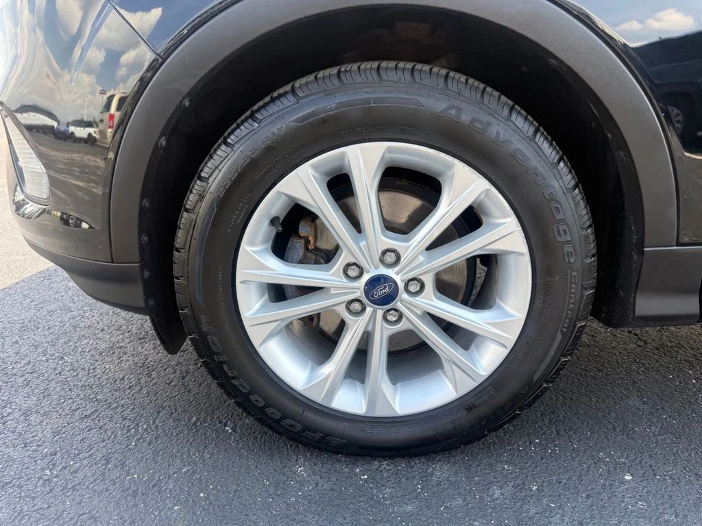 Used 2018 Black Ford SE image 14