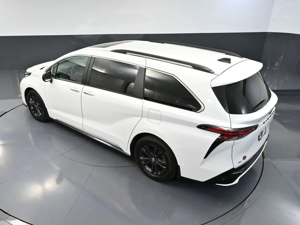 2024 Toyota Sienna XSE - Photo 56