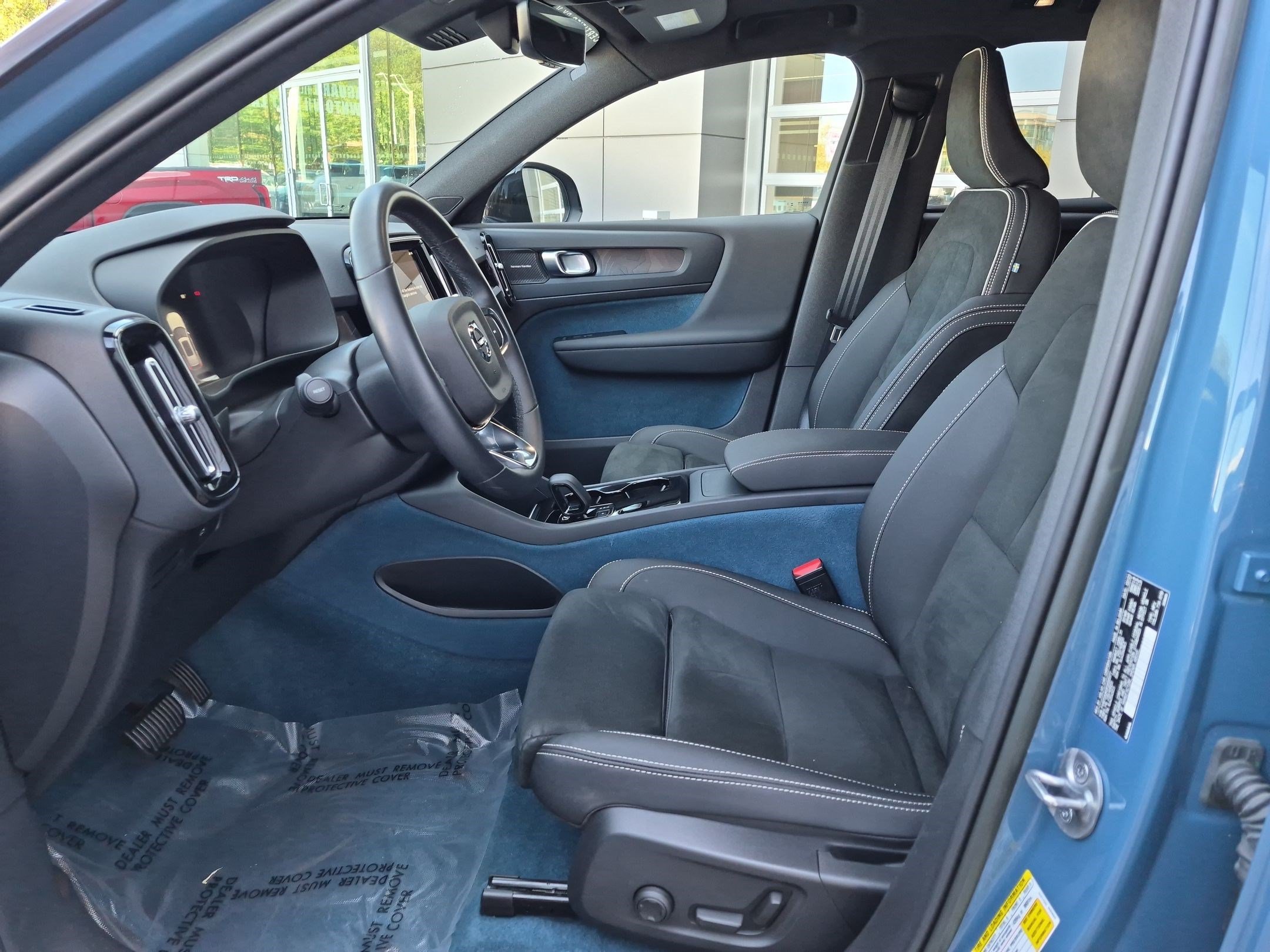Certified Used 2023 Fjord Blue Volvo Ultimate image 15