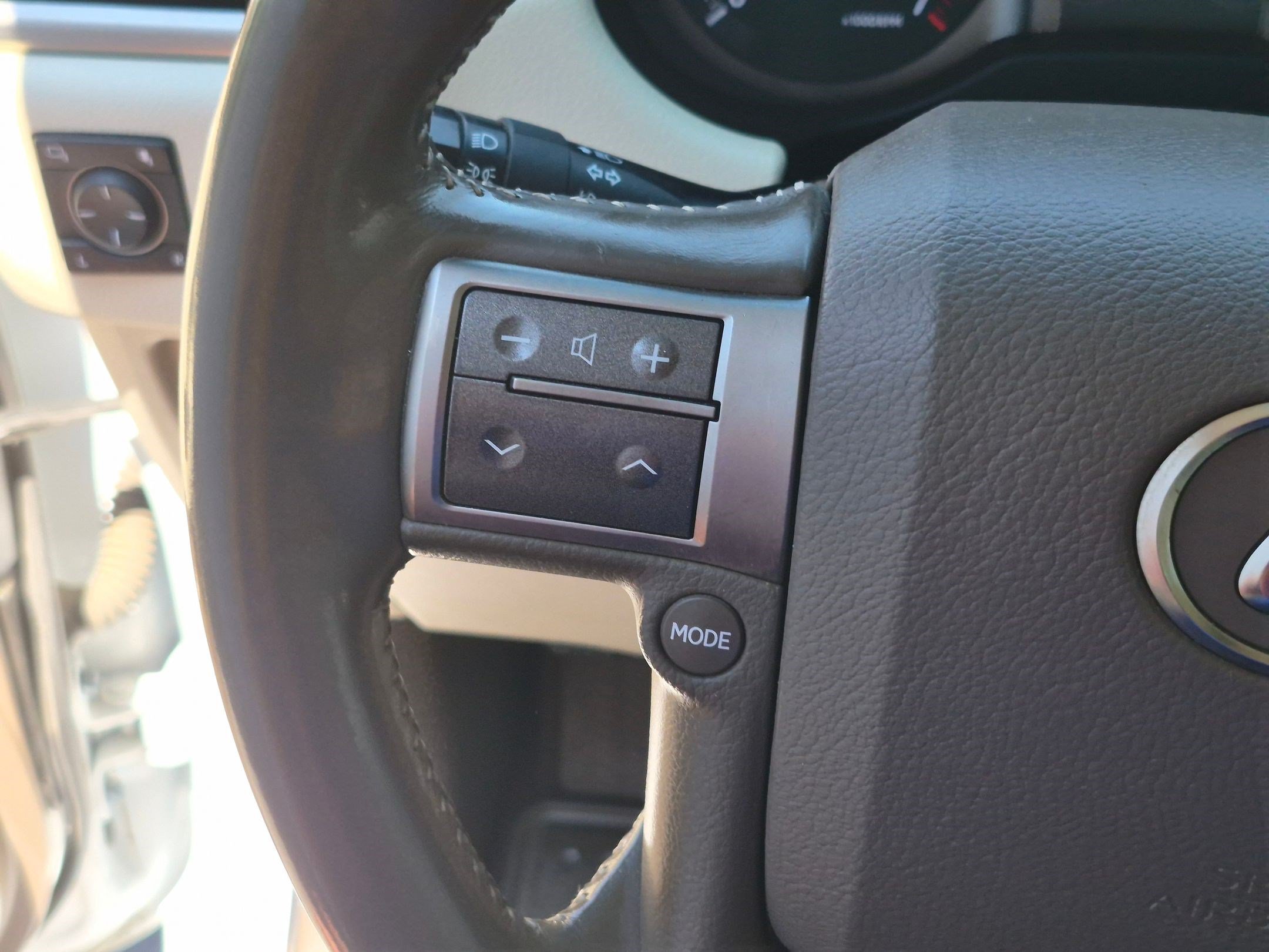 Used 2019 Starfire Pearl Lexus GX 460 image 17
