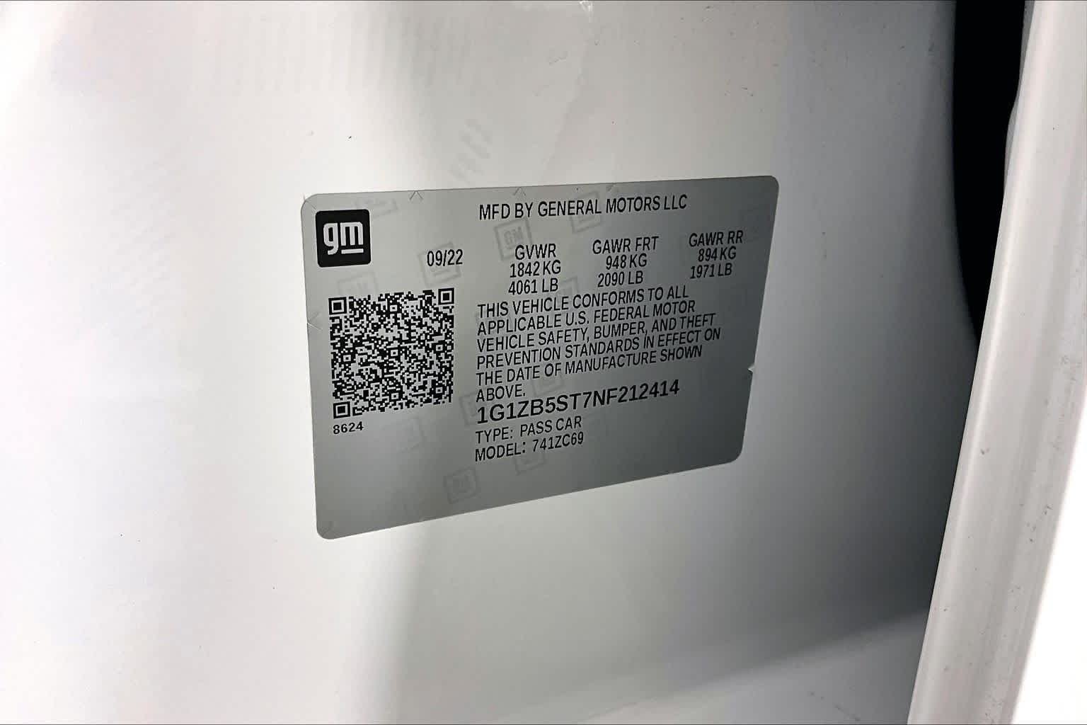 Used 2022 Summit White Chevrolet LS image 33