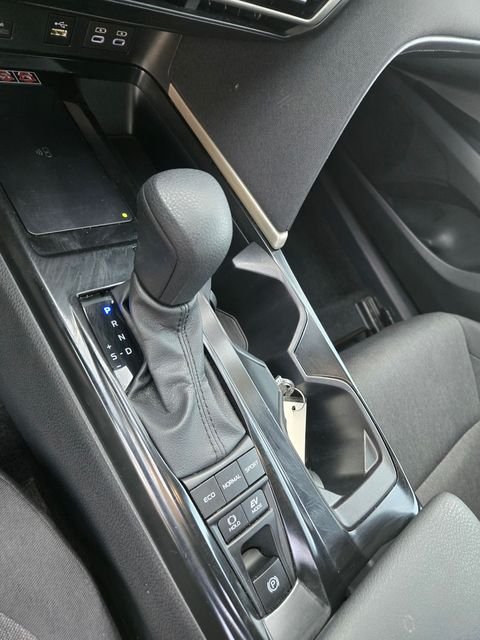 Used 2025 White Toyota LE image 14