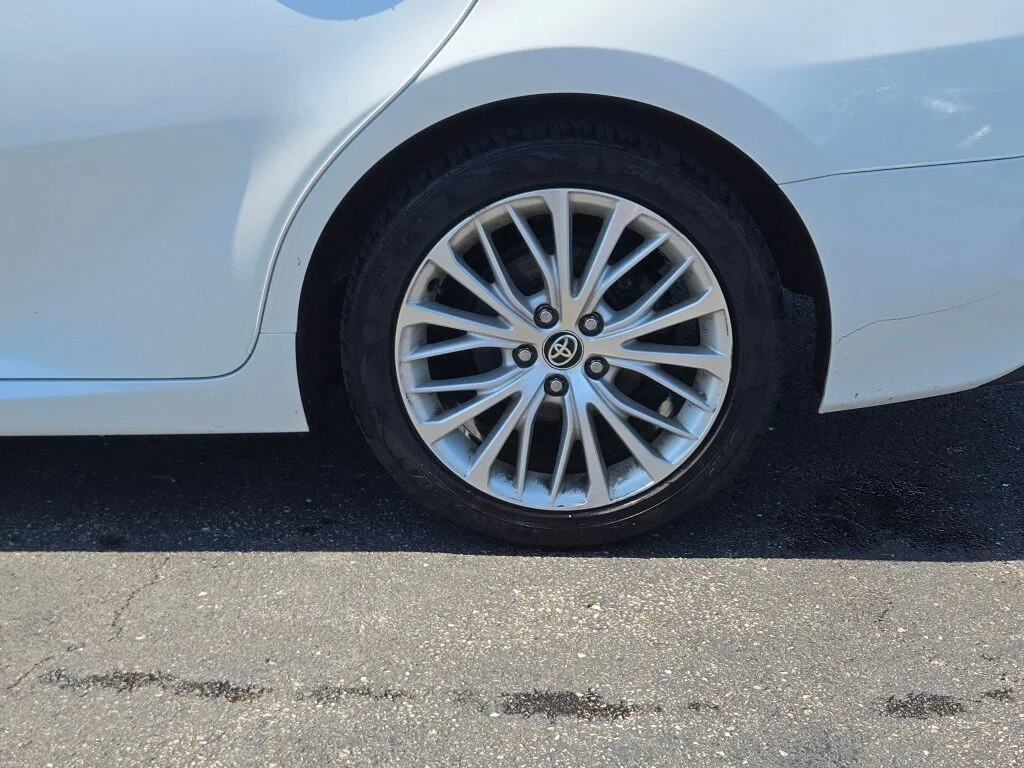 Used 2020 Beige Toyota XLE image 16