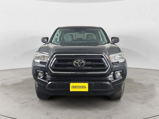 Used 2020 Midnight Black Metallic Toyota SR5 image 8